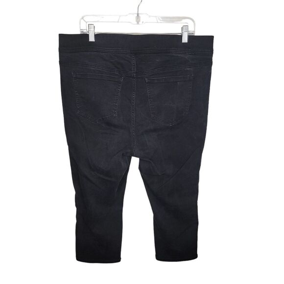 Torrid Crop Lean Skinny Super Soft High-Rise Denim Jean Size 2/2x - Picture 2 of 5